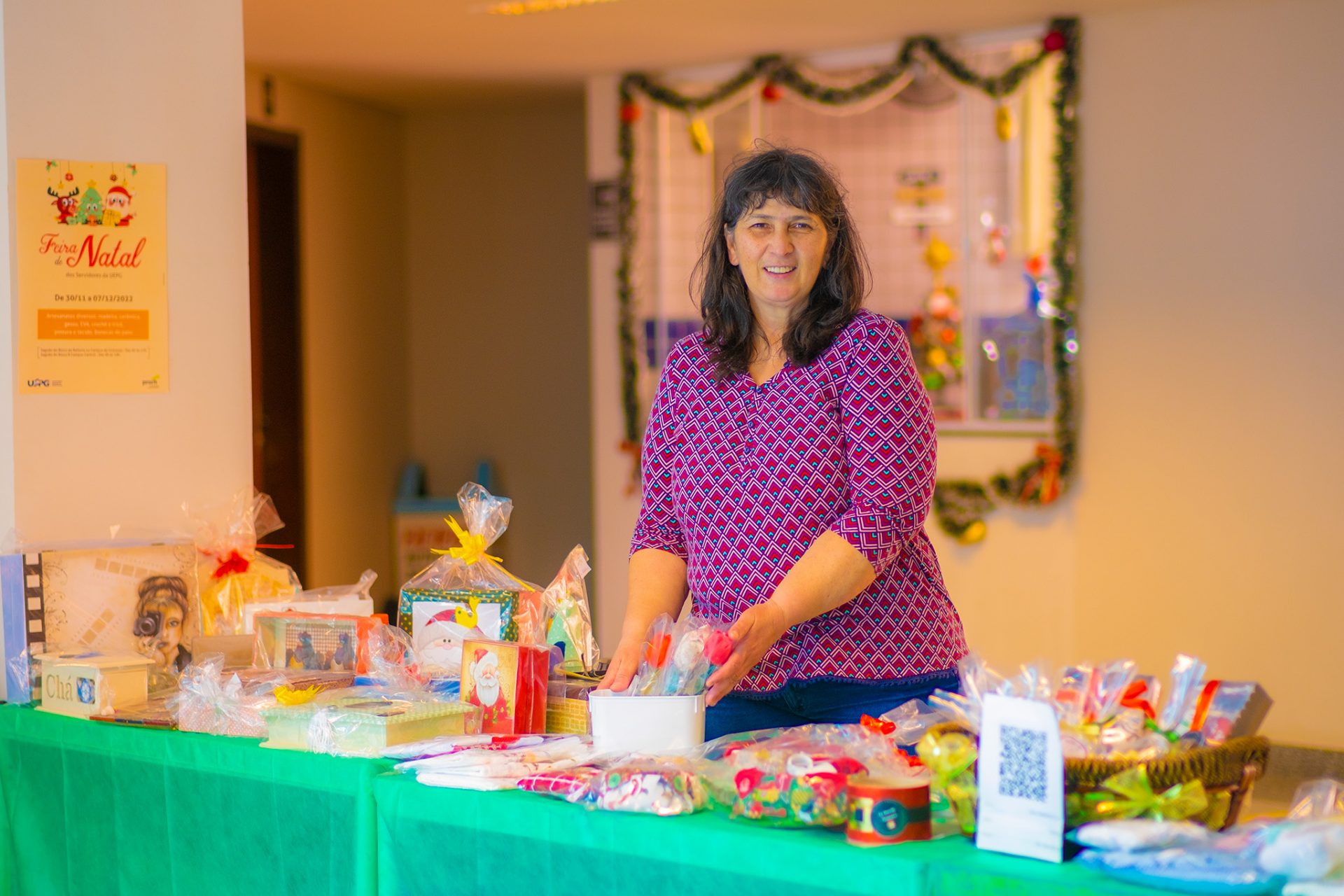 Servidores da UEPG vendem produtos artesanais em Feira de Natal