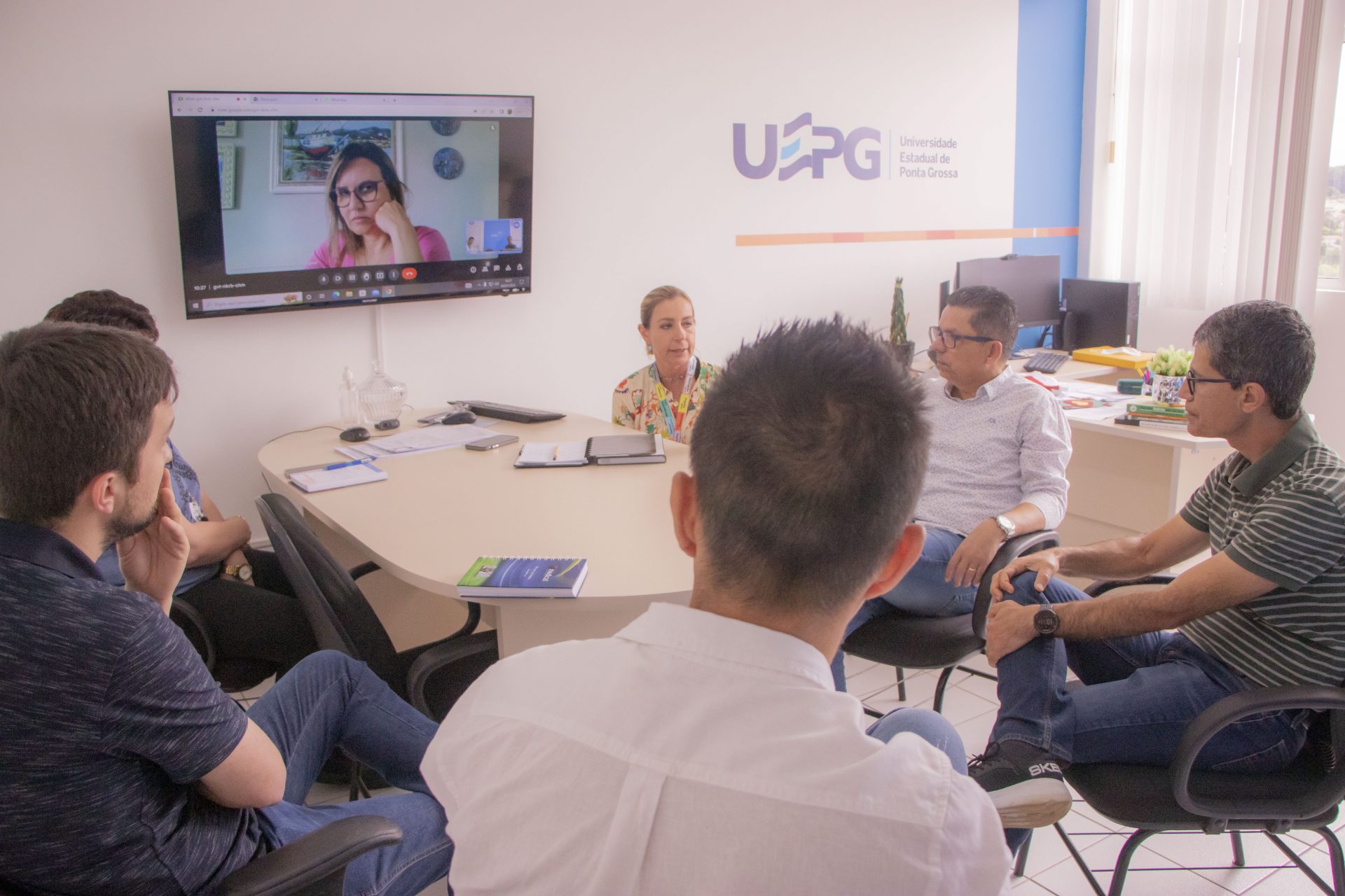 Reunião entre Reitoria e Direção inicia planejamento do ano dos Hospitais Universitários da UEPG