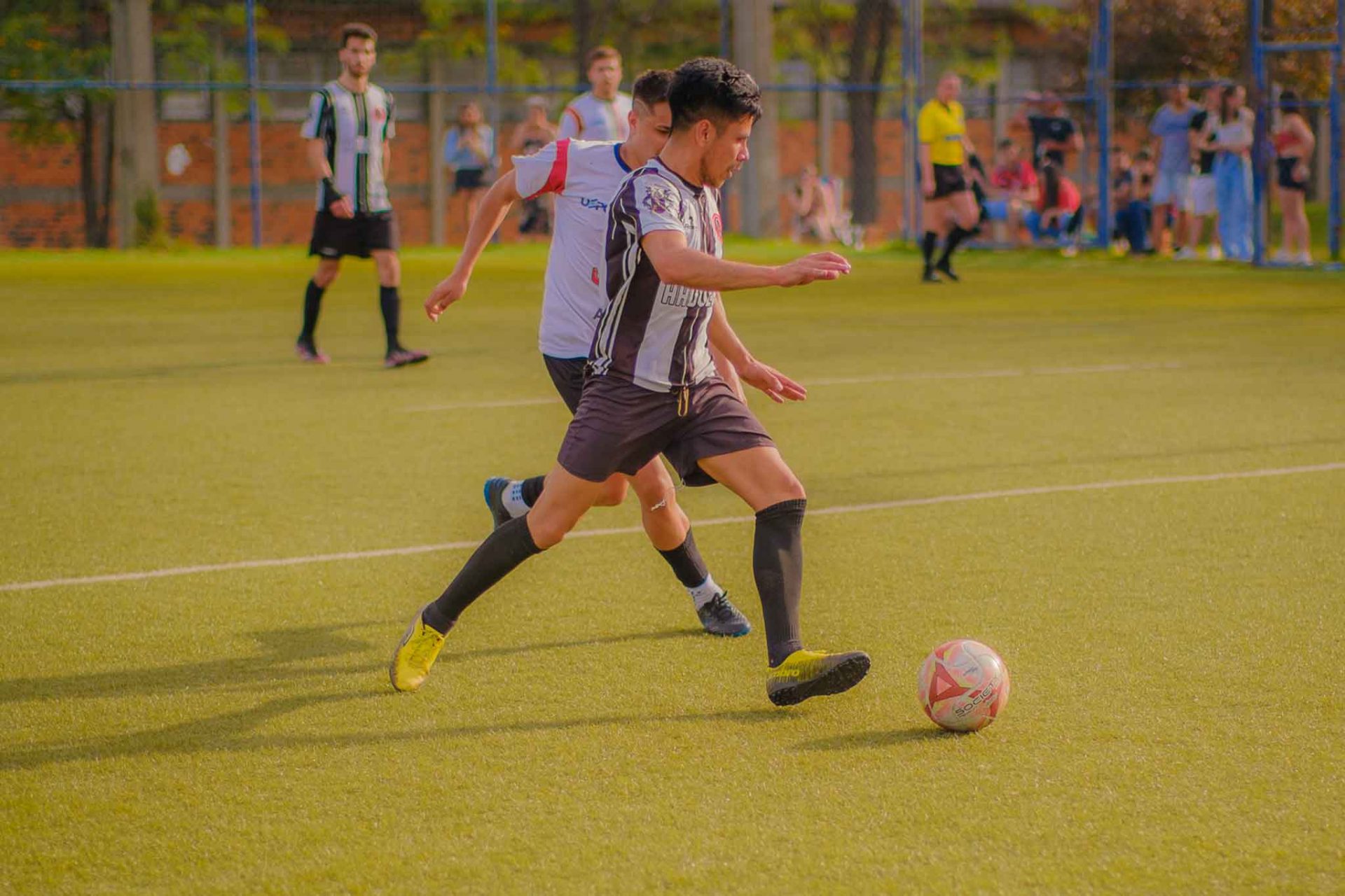 UEPG abre inscrições de escola gratuita de futebol para adolescentes ...