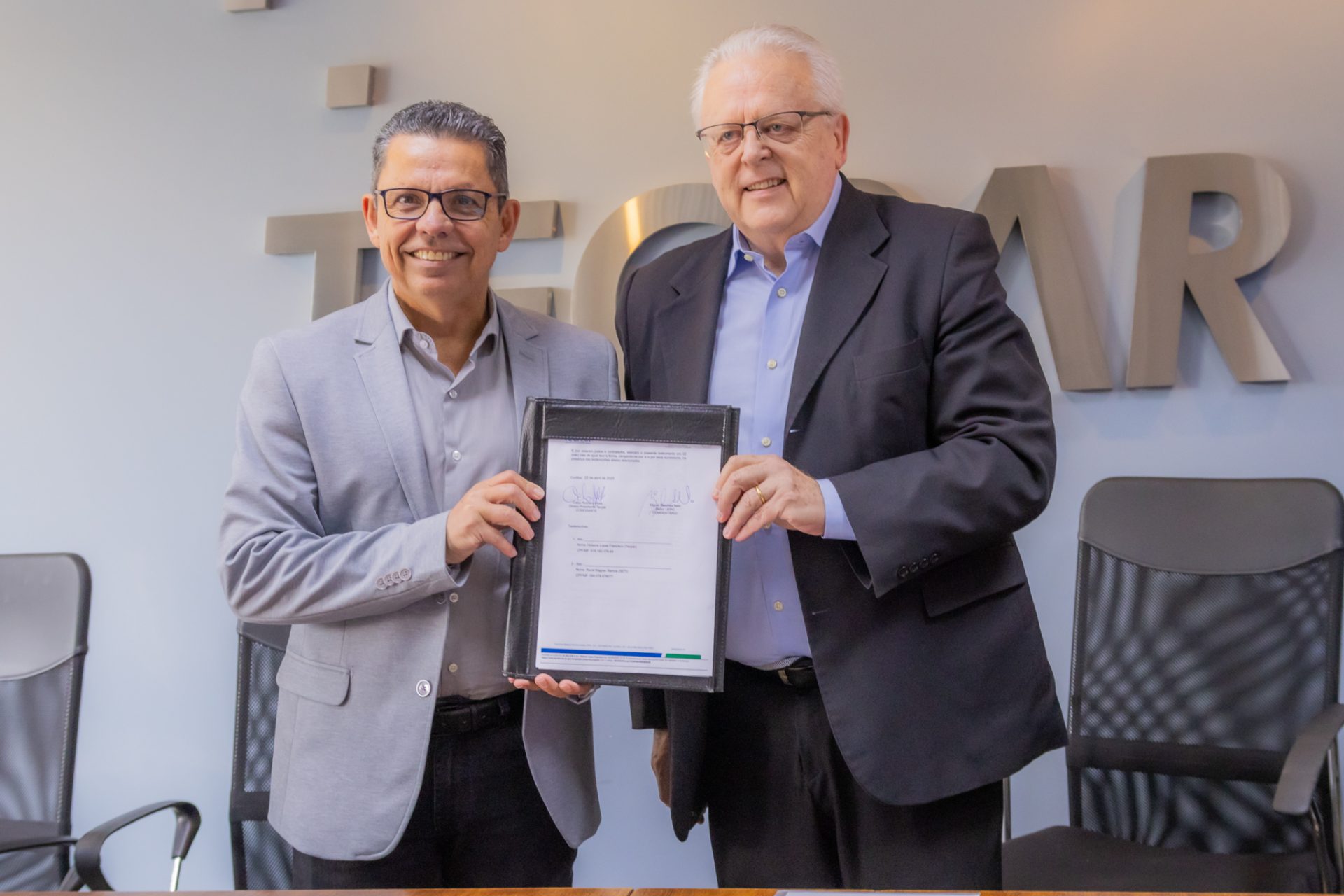 MCN-UEPG recebe doação de rico acervo geográfico do Tecpar