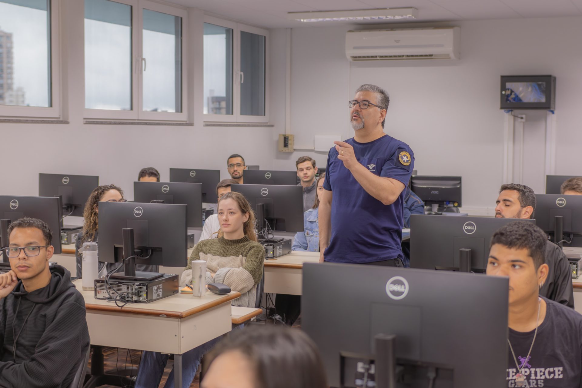 Delegado da Receita Federal ministra capacitação para o curso de Contabilidade da UEPG