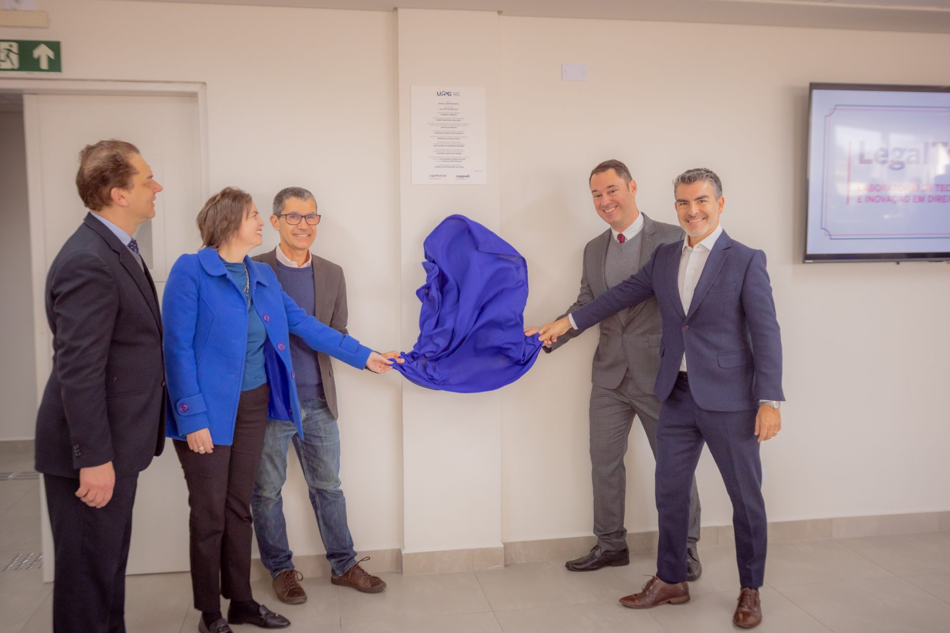 Direito-UEPG inaugura laboratório de informática para práticas jurídicas