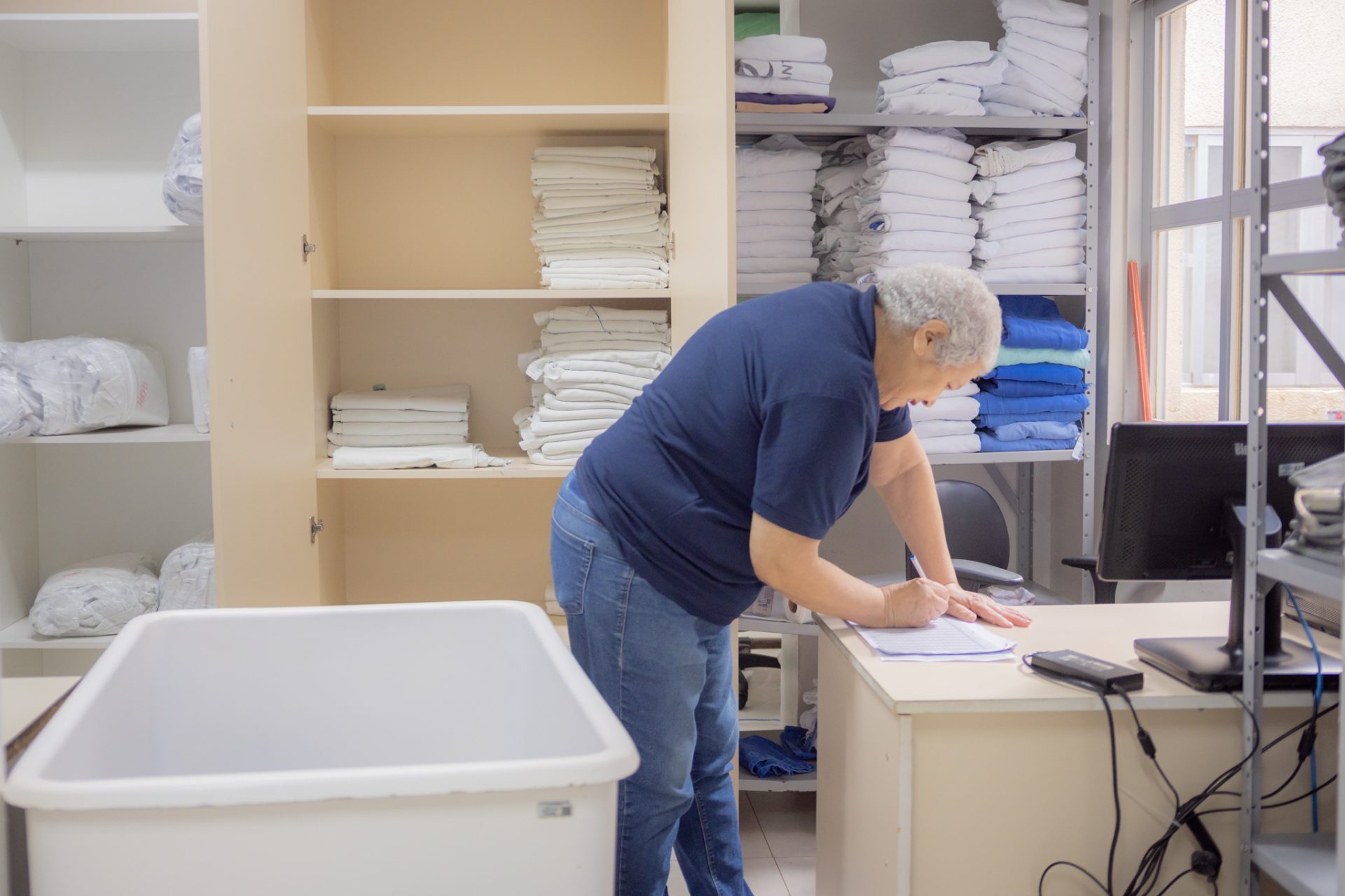 HU-UEPG orienta mulheres sobre cuidados com a saúde no Outubro Rosa