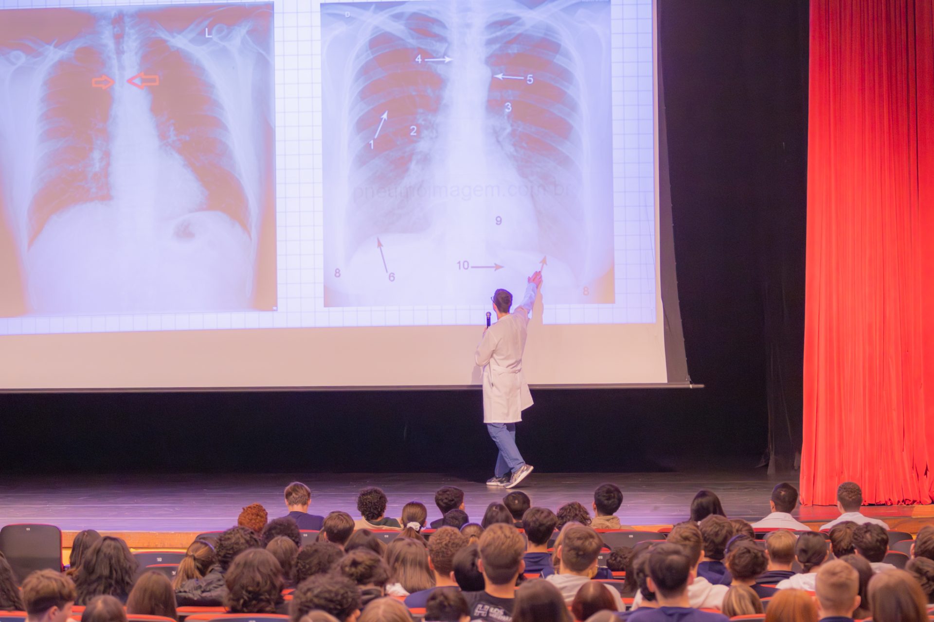 Projeto de extensão alerta jovens sobre os riscos do cigarro eletrônico