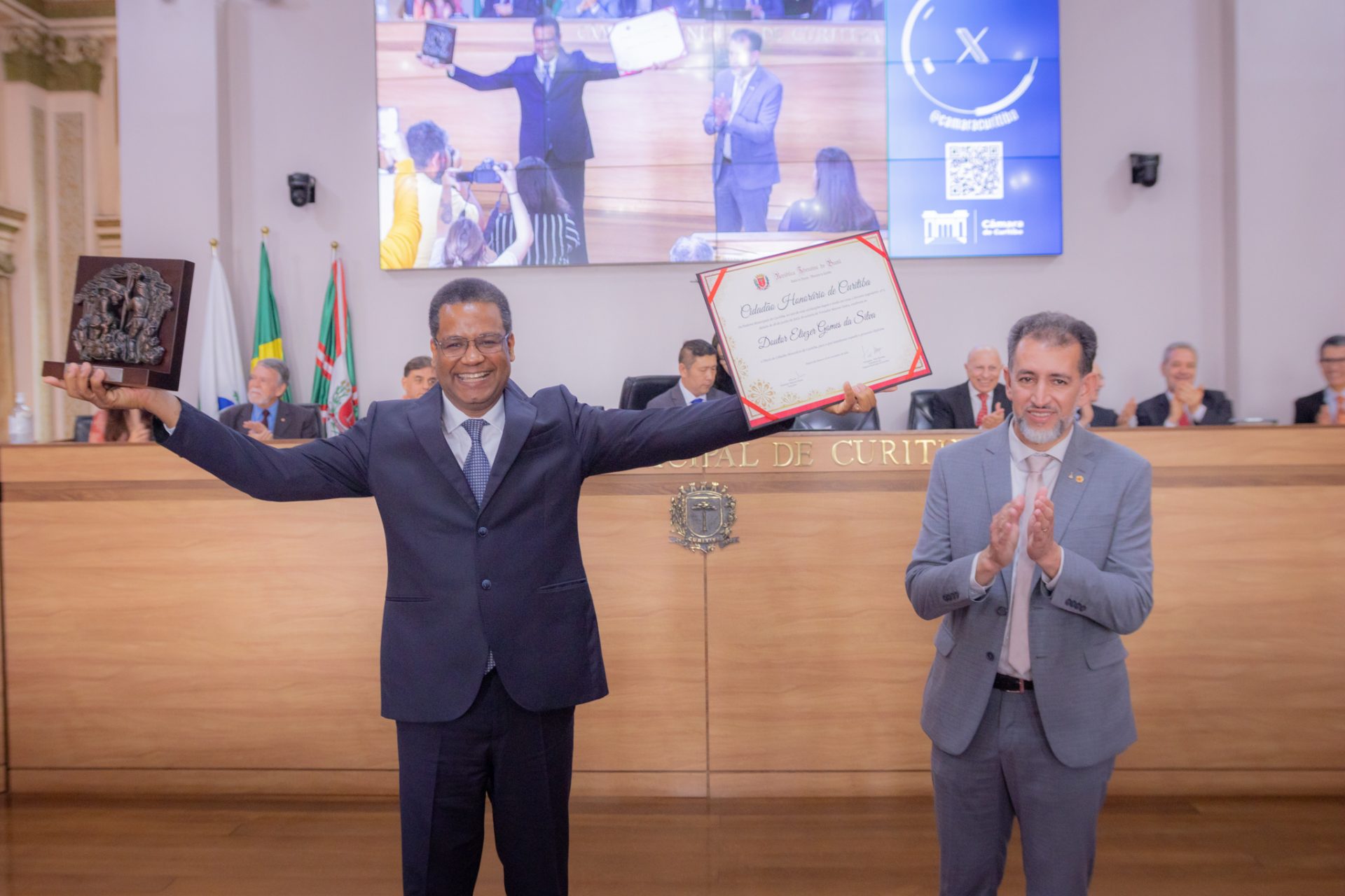 Professor da UEPG Eliezer Gomes da Silva recebe título de cidadão honorário de Curitiba