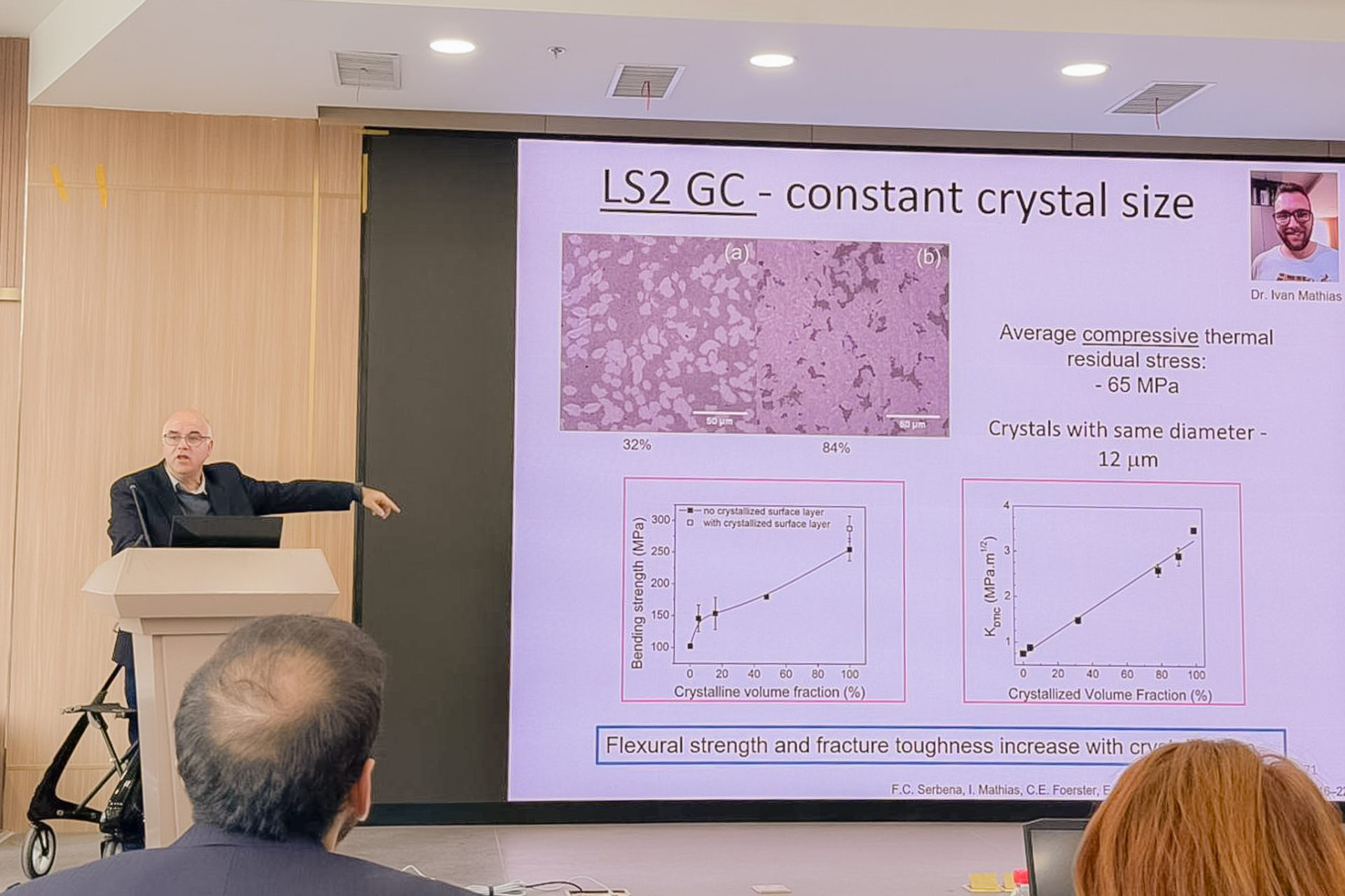 Professor de Física representa a UEPG na Escola de Vidros da China