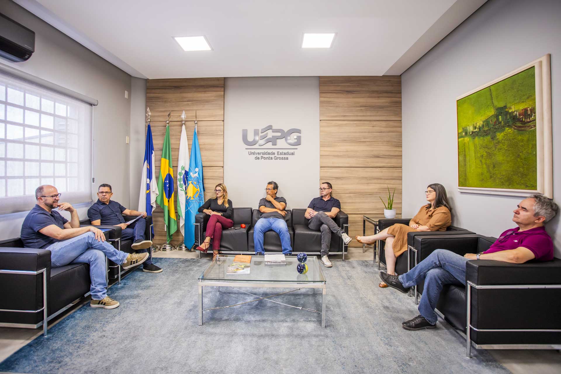 Reitor recebe nova diretoria Sinduepg