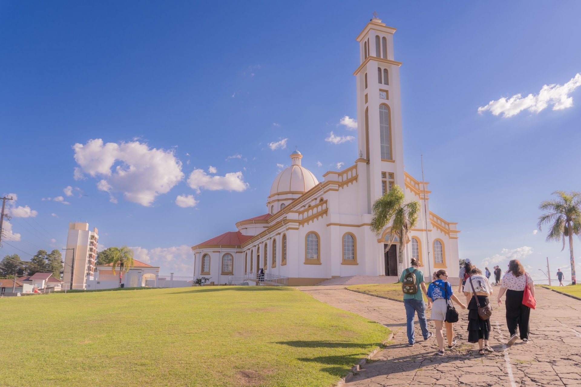 Turma de Arquitetura e Urbanismo da UEPG realiza visita ténica à centro histórico da Lapa