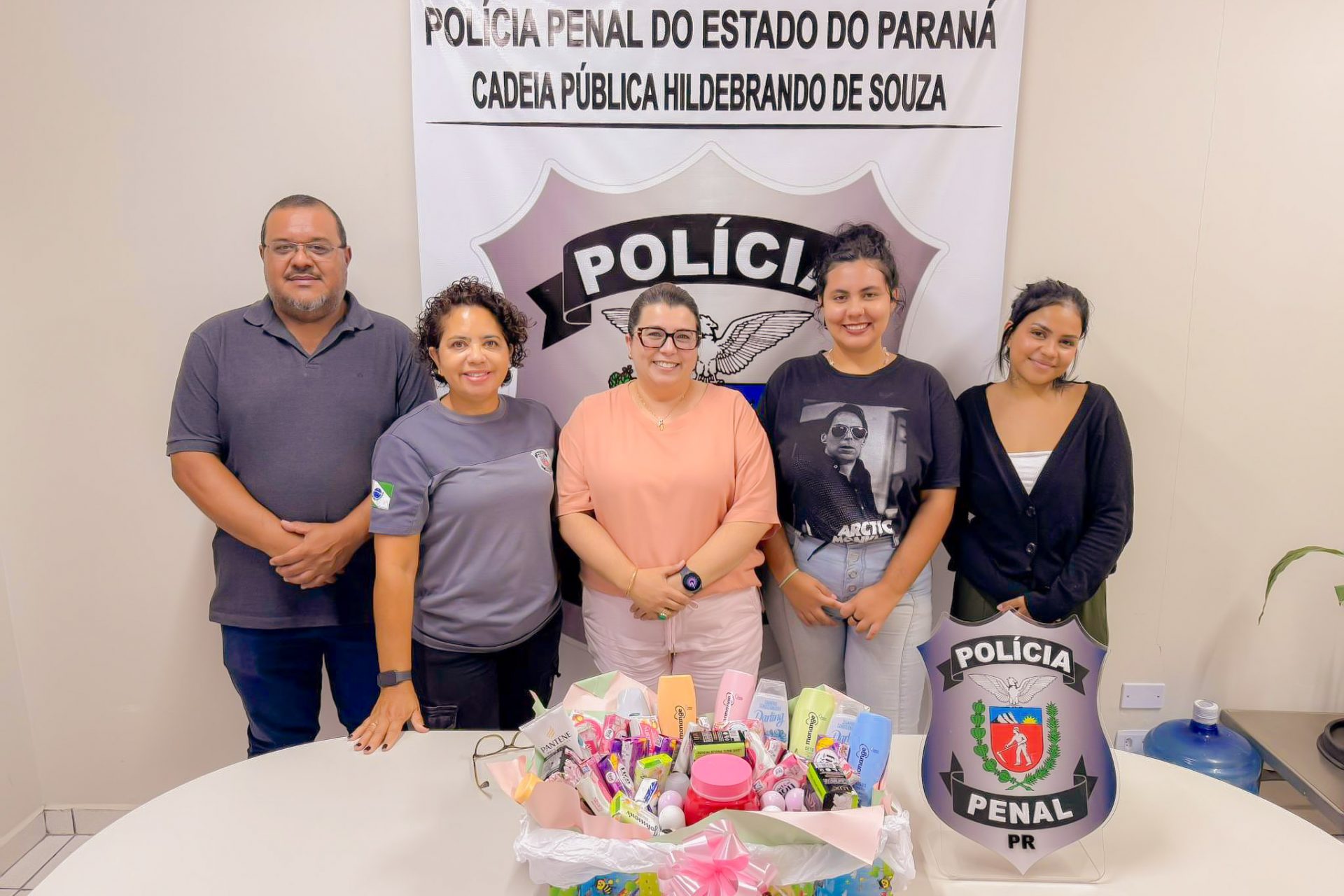 Curso de Serviço Social realiza trote solidário de Páscoa na Casa de Custódia Hildebrando de Souza