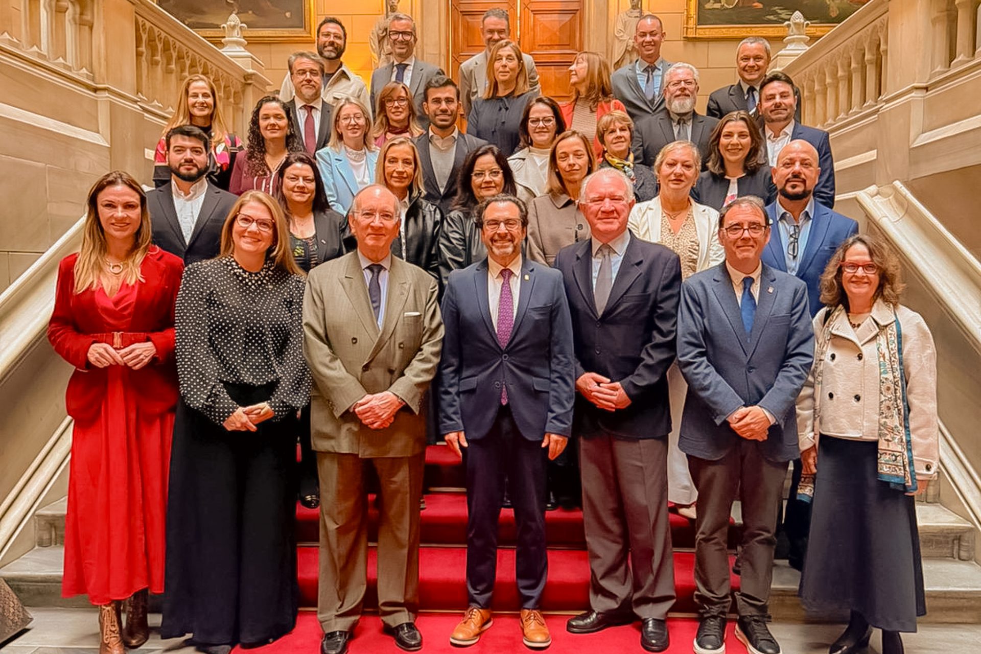 Diretora do HU-UEPG participa de missão em Barcelona para fortalecer rede de saúde